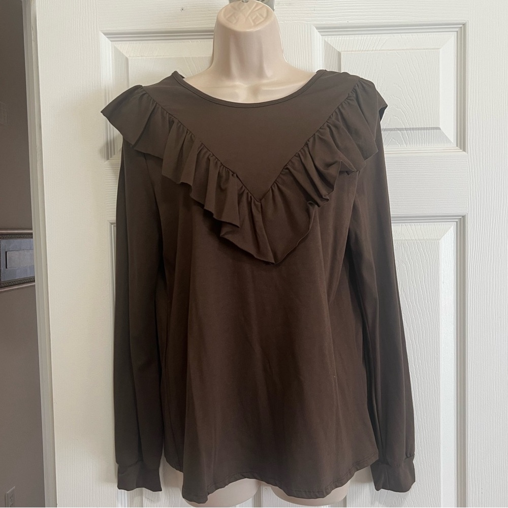 Agnes & Dora Brown Ruffle Top size M new with tags